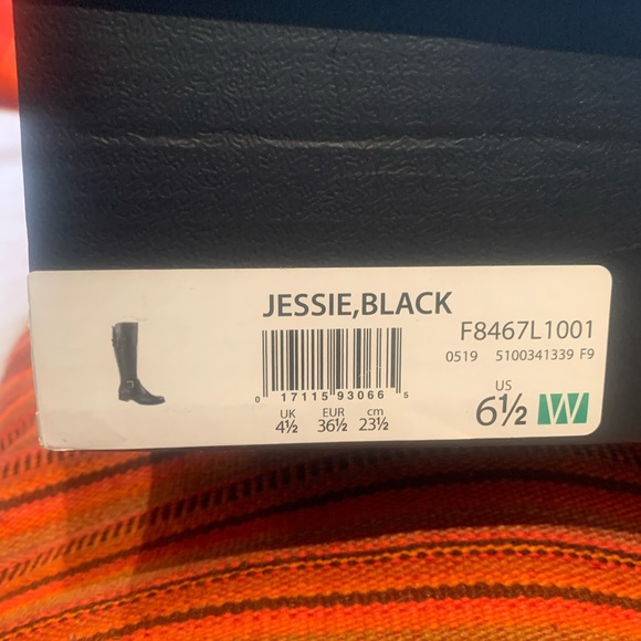 Classic Black Leather and Buckle Boot - BRAND NEW - Picture 4 of 14